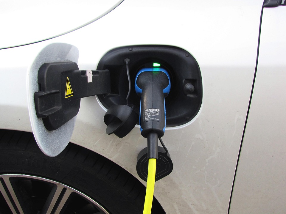 Problem s plug-in hibridima: Vlasnici rijetko voze na struju! To ...